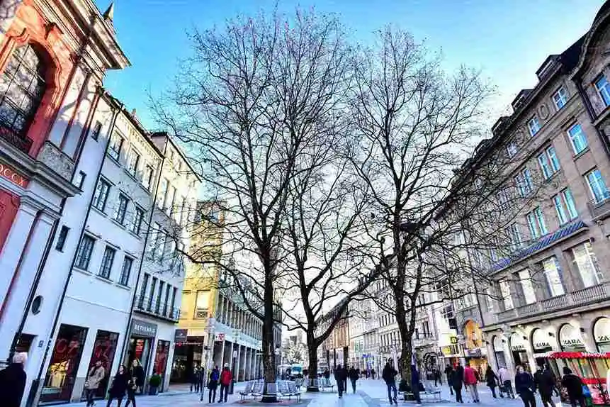 Mariahilfer Strasse: Einkaufen und Stadtleben