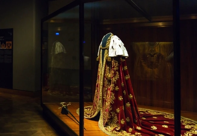 The Imperial Treasury Kaiserliche Schatzkammer 