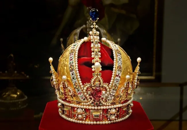 The Imperial Treasury Kaiserliche Schatzkammer 